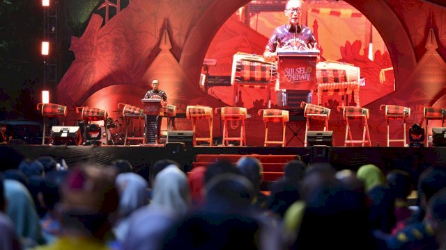 Dekranasda Ikut Sukseskan Festival Sulsel Menari