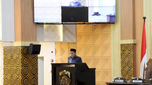 Jawab Pandangan Umum Fraksi, Danny Pomanto Tegaskan Realisasi Penerimaan PAD Meningkat