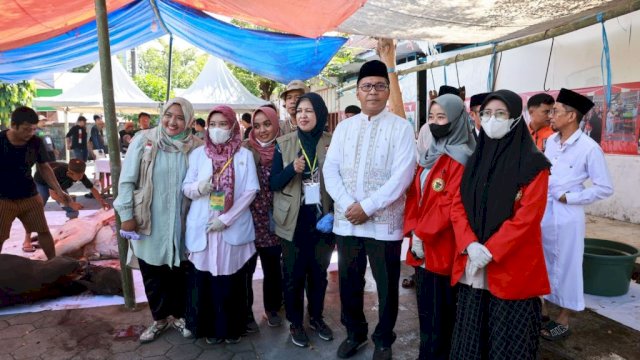 Danny Pomanto Ikut Berkurban dan Gelar Open House bagi Warga Makassar