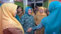 Indira Yusuf Ismail Dampingi Pj Ketua TP PKK Provinsi Sulsel Tinjau Posyandu untuk Intervensi Stunting