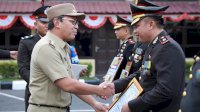 Wali Kota Danny Pomanto Terima Penghargaan di Hari Bhayangkara ke-78 di Mapolda Sulsel