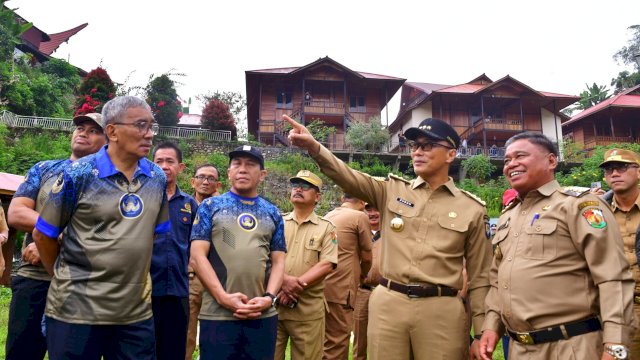 Tinjauan ke SMA Negeri 11 Toraja Utara, Pj Gubernur Sulsel Segera Programkan Perbaikan