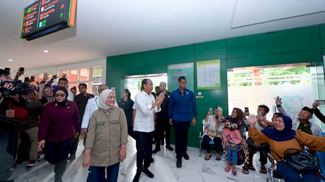 Presiden Joko Widodo bersama Ibu Iriana Joko Widodo mengunjungi Rumah Sakit Umum Daerah (RSUD) H. Andi Sulthan Daeng Radja di Kabupaten Bulukumba. 