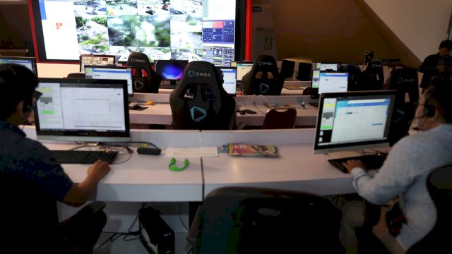 Dinas Komunikasi dan Informatika (Diskominfo) Kota Makassar aktif mendorong percepatan transformasi tata pemerintahan melalui program "Sombere and Smart City". 