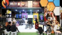 Dispora Ajak Pengunjung F8 Donasi Alat Olahraga untuk Anak-Anak Kurang Mampu