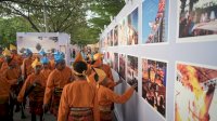 Hari Terakhir F8, Pelajar Berlomba Foto di Area Pameran
