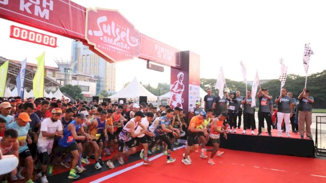 Walikota Makassar Lepas Pesertan Smansa Run 10 K