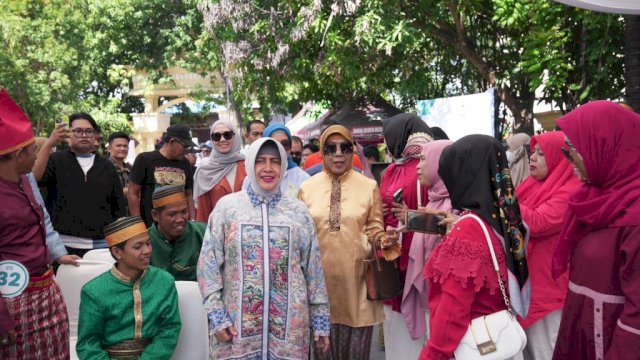 Indira Yusuf Ismail Hadiri Festival Kelong Anak Lorong Zona 4 di Kecamatan Tallo
