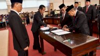 Pj Gubernur Sulsel Lantik Pj Sekda dan 5 Pejabat Eselon II, Abdul Hayat Gani Dilantik Sebagai Staf Ahli Gubernur&nbsp;