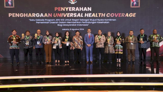 Pj. Bupati Luwu Dianugerahi Penghargaan UHC 2024 oleh Wapres Ma&rsquo;ruf Amin