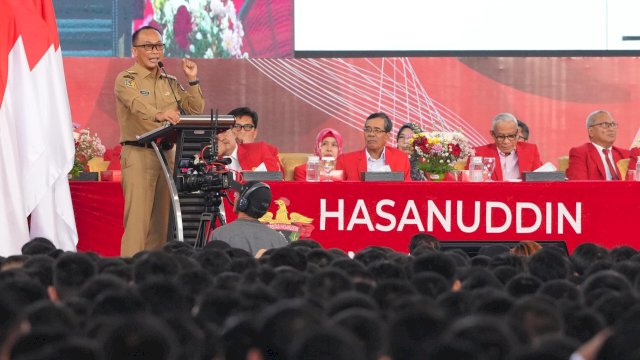 Mahasiswa Baru Unhas Dapat Kejutan Spesial dari Pj Gubernur Prof Zudan
