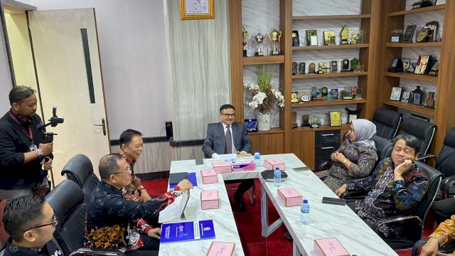 Plh Kepala Dinas PTSP Sulsel Temui Sekda Provinsi untuk Laporkan Proses Penilaian Kinerja