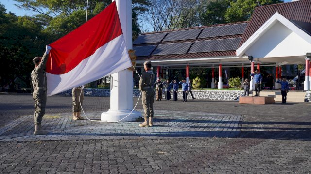 Jufri Rahman Memimpin Upacara Perayaan Hari Kemerdekaan ke-79 RI di Sulsel