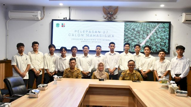 Bupati Luwu Utara Lepas 27 Mahasiswa Penerima Beasiswa BPDPKS