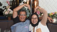 Rezki Ngobrol Santai dengan Rocky Gerung, Dapat Dukungan untuk Maju di Pilwalkot Makassar
