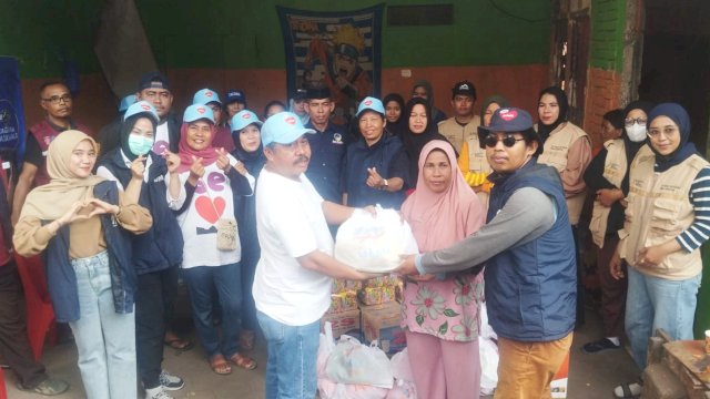 Tim Pemenangan Sehati Gerak Cepat Bantu Korban Kebakaran di Tamangapa
