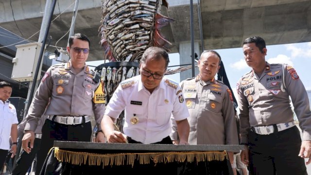 Danny Pomanto Resmikan Tugu Ikan Knalpot Brong, Wujud Kreativitas dalam Mengedukasi Masyarakat