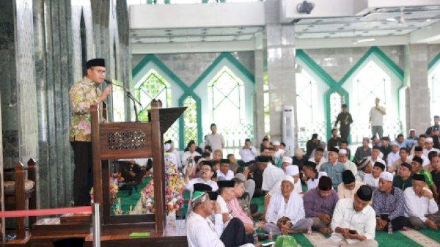 Danny Pomanto Hadiri Maulid Nabi Bersama Pengurus Masjid Al-Markas