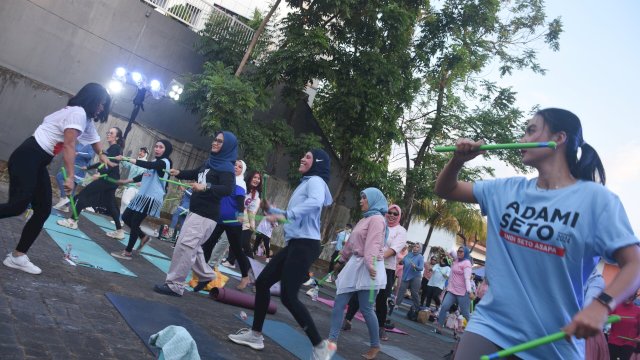 Dipandu Rezki Ratusan Emak-Emak Ikuti Pound Fit di Markas SEHATI