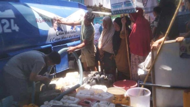Krisis Bersih, Tim Seto-Kiki Suplai Air Bersih ke Warga Makassar