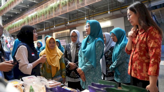 Dukung UMKM, Pj Ketua PKK Sulsel Ninuk Zudan Buka Gelar Produk Olahan Pangan Lokal