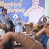 Warga Manggala Sambut Antusias Program Seragam Gratis Pasangan SEHATI