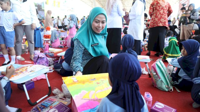 Gerakan Gemar Makan Telur di HUT Sulsel ke-355, Pjs TP PKK Makassar Dorong Kebiasaan Sehat untuk Anak