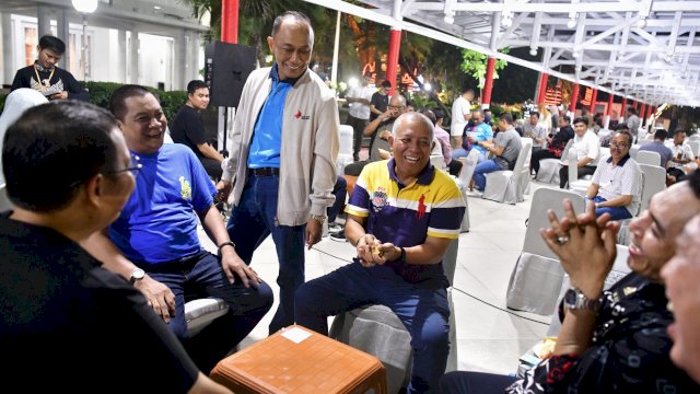 Pegawai Pemprov Sulsel Unjuk Kebolehan dalam Lomba Domino di Hadapan Pj Gubernur