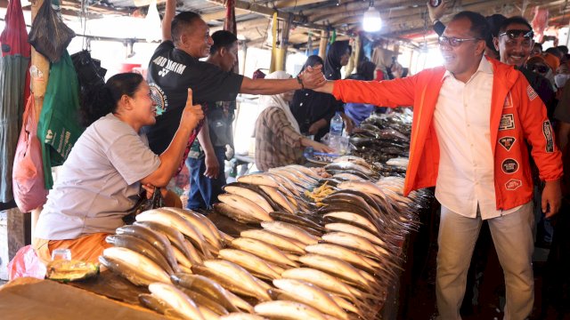 Danny Pomanto Blusukan ke Pasar Allu Jeneponto, Komitmen Perkuat Ekonomi Sirkular Lokal