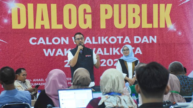 Dialog Publik di Unismuh, Andi Seto dan Rezki Lutfi Paparkan Program Pendidikan dan Digitalisasi