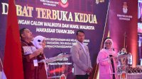 Seto-Rezki Ajak Warga Makassar Memilih dengan Hati di Closing Statement Penuh Haru