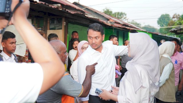 Pasangan Andi Seto – Rezki Lutfi Kunjungi Lokasi Kebakaran Asrama Kodam di Makassar