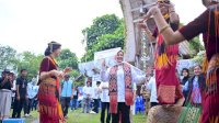 Fatmawati Rusdi Dianugerahi Gelar Kehormatan Banne Rara di Toraja Utara
