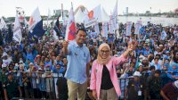 Antusiasme Warga Hadiri Kampanye Akbar Seto-Rezki Tak Surut Meski Diguyur Hujan