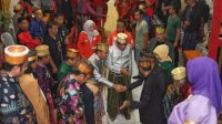 Danny-Azhar Hadiri Upacara Adat Appalili, Didaulat Sebagai Bagian Keluarga Kerajaan Marusu
