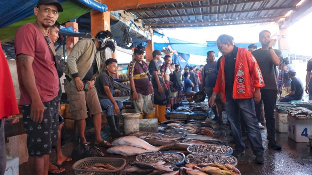 Danny Pomanto Blusukan ke TPI Paotere, Janjikan Kemudahan Izin dan Kesejahteraan Nelayan