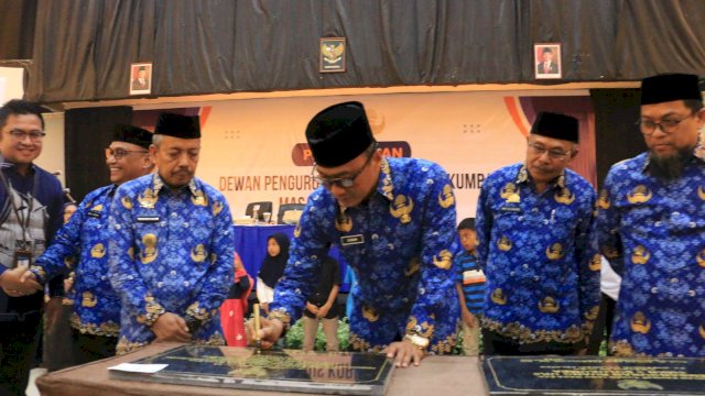 Pj Gubernur Sulsel Kukuhkan Pengurus Korpri Bulukumba, Dorong Profesionalisme dan Mindset Positif ASN