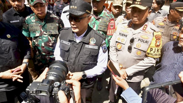 Pj Gubernur Sulsel Tinjau Pelaksanaan Pilkada Serentak, Imbau Jaga Kondusivitas