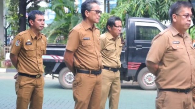 Kasubag Tata Usaha DPRD Makassar Berikan Motivasi dalam Apel Pagi untuk Tingkatkan Kedisiplinan Staf
