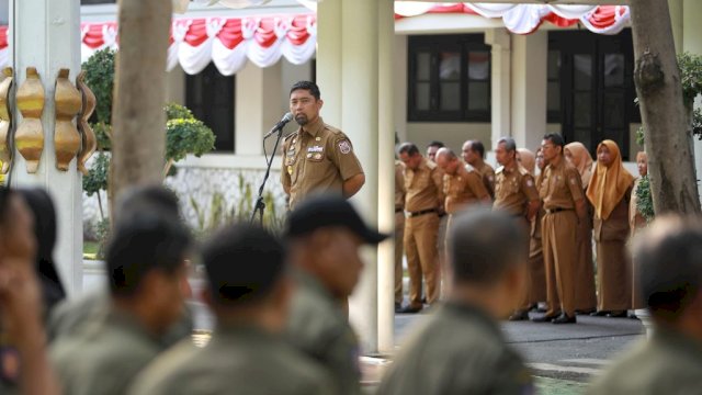 Pj Wali Kota Makassar, Tegaskan Pentingnya Kekompakan dan Kebersamaan dalam Apel Pagi