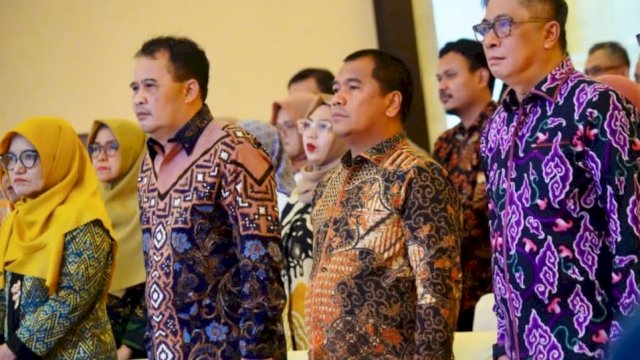 Wakil Ketua DPRD Sulsel Hadiri Pengukuhan Profesor di Universitas Bosowa