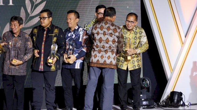 Makassar Raih Penghargaan Kinerja Total 2024, Bukti Kepemimpinan Danny Pomanto
