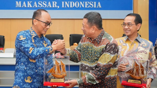 Pj Gubernur Sulsel Saksikan Pengukuhan Korpri Sinjai, Dorong Reformasi Birokrasi di Daerah