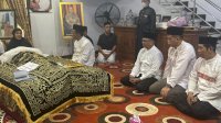 Mentan Andi Amran Melayat ke Rumah Duka Alwi Hamu