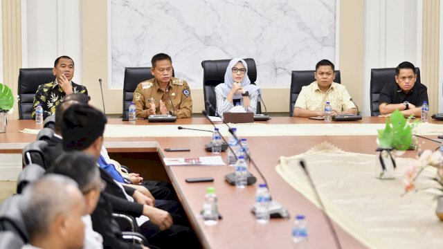 Pj Gubernur Prof. Fadjry Djufry dan DPRD Sulsel Bahas Program Pemeriksaan Kesehatan Gratis
