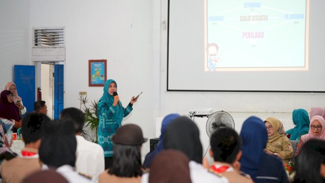 Pj Ketua TP PKK Sulsel Berikan Edukasi Perilaku Hidup Bersih dan Sehat di SMPN 7 Makassar