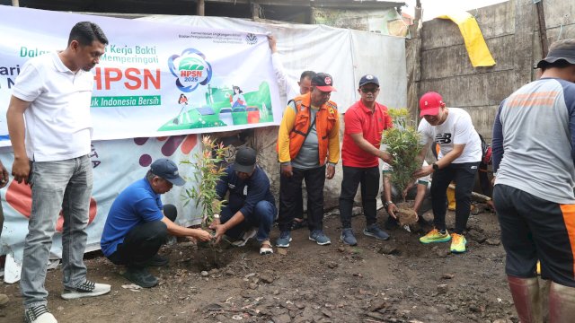 Peringatan HPSN 2025: Aksi Bersih di Pasar Panakukang, Makassar, Wujud Nyata Kepedulian Lingkungan