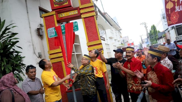 Wali Kota Makassar Resmikan Perubahan Nama Jalan Jampea Menjadi Jalan Hoo Eng Djie