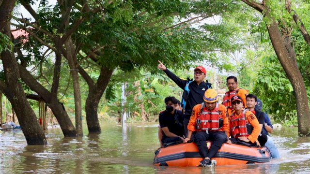 Banjir Terparah di Makassar: Wali Kota Danny Pomanto Tinjau Lokasi dan Koordinasikan Bantuan