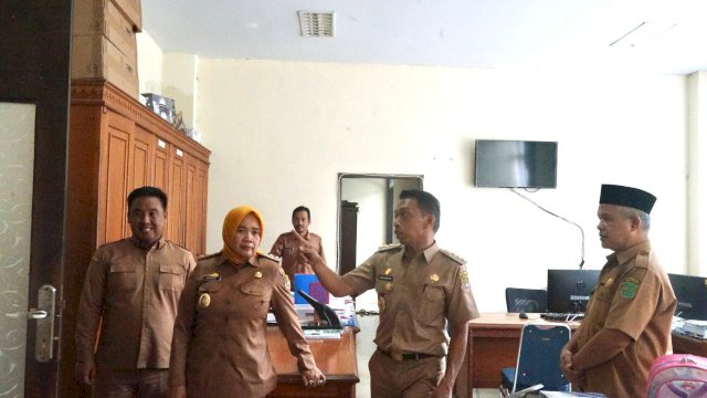 Hari Pertama Ngantor, Bupati dan Wabup Sidrap Lakukan Sidak ke Sekretariat Daerah